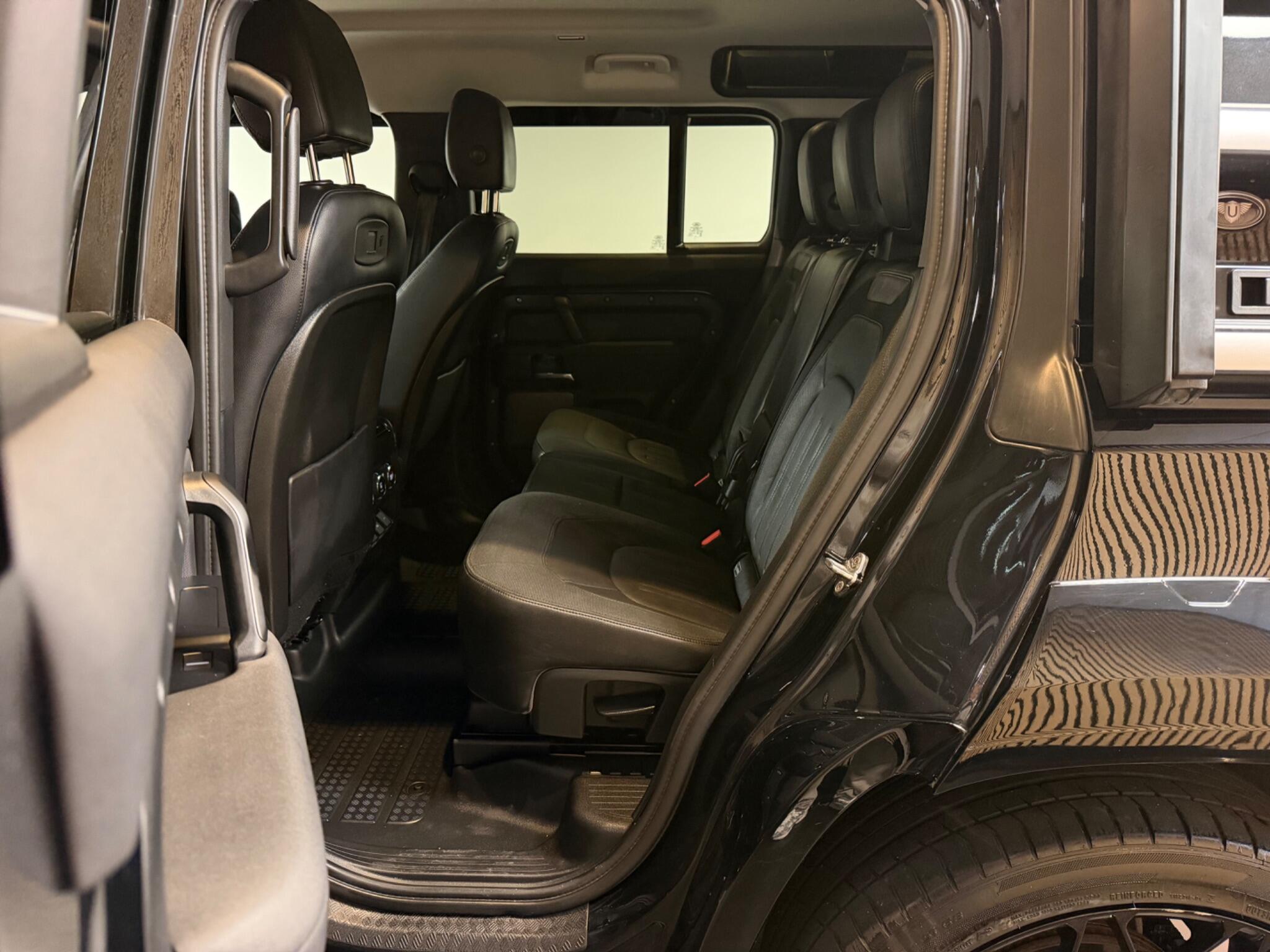 Land Rover Defender 110